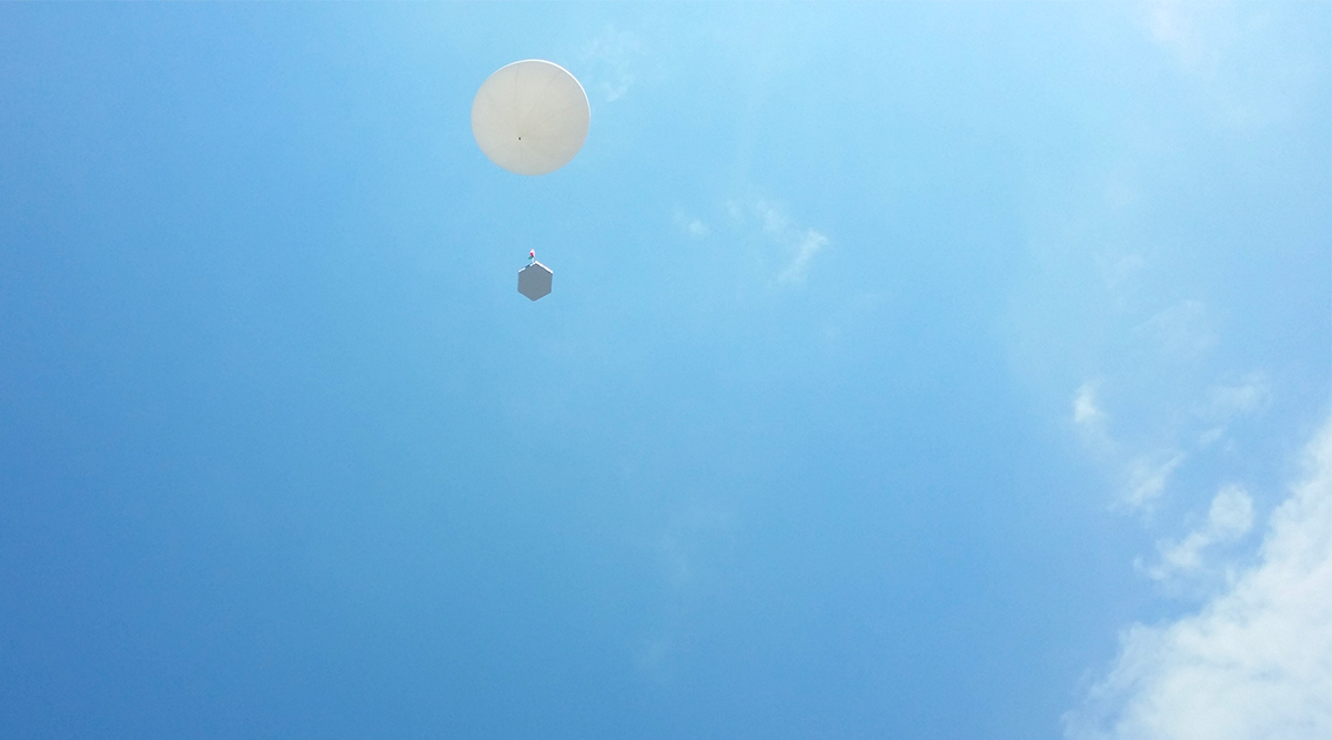 pallone ocra cielo INFN