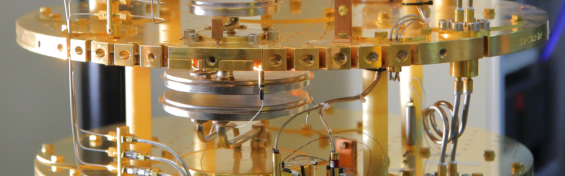 Cover: COLD laboratory cryostat (Credits INFN C. Ligi)