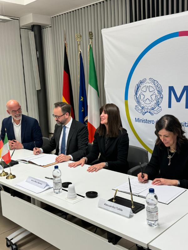 Firma dichiarazione di intenti Sardegna Sassonia