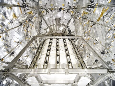 L'interno del serbatoio dell'acqua di XENONnT ©XENON Collaboration